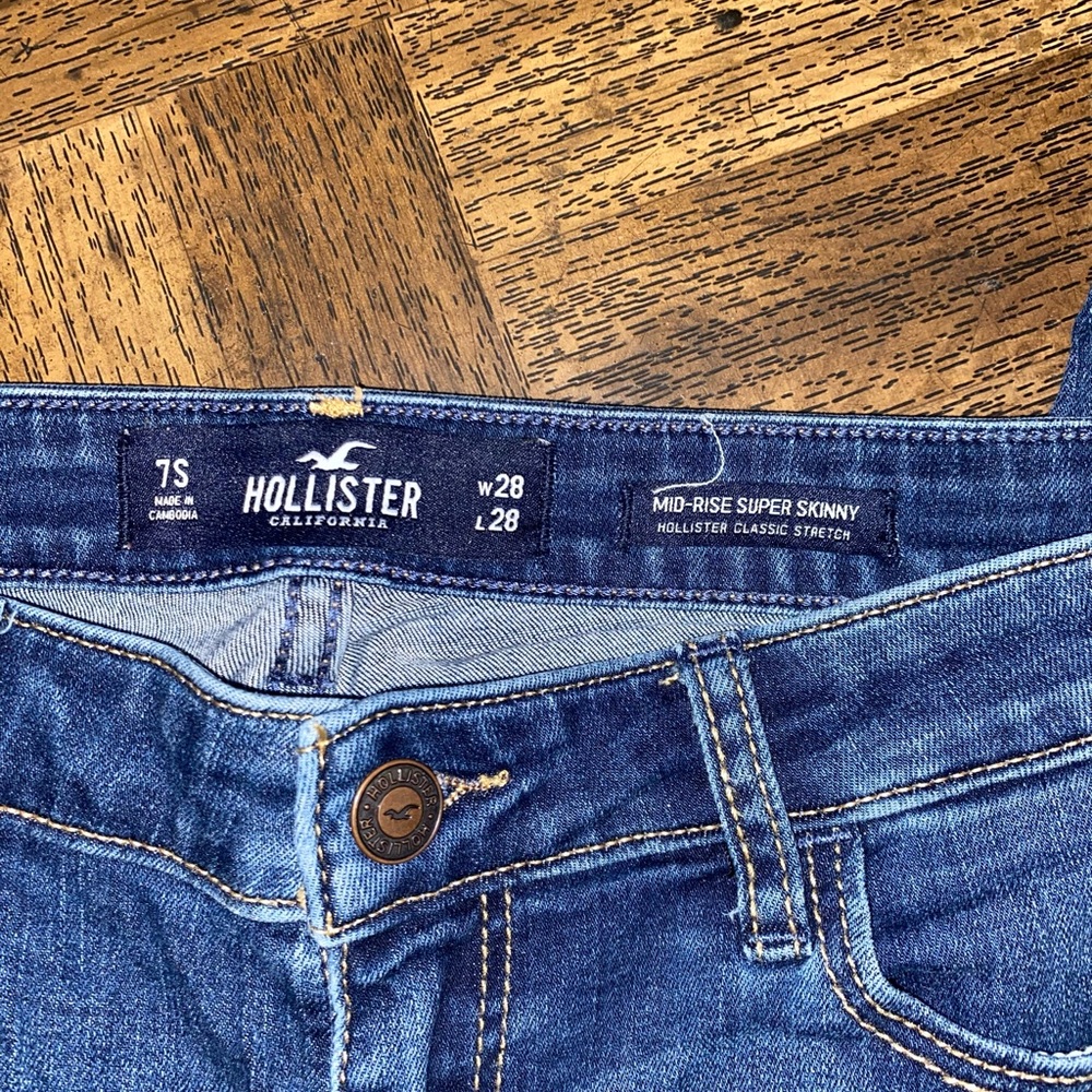 Hollister mid rise super skinny classic stretch size 7s
